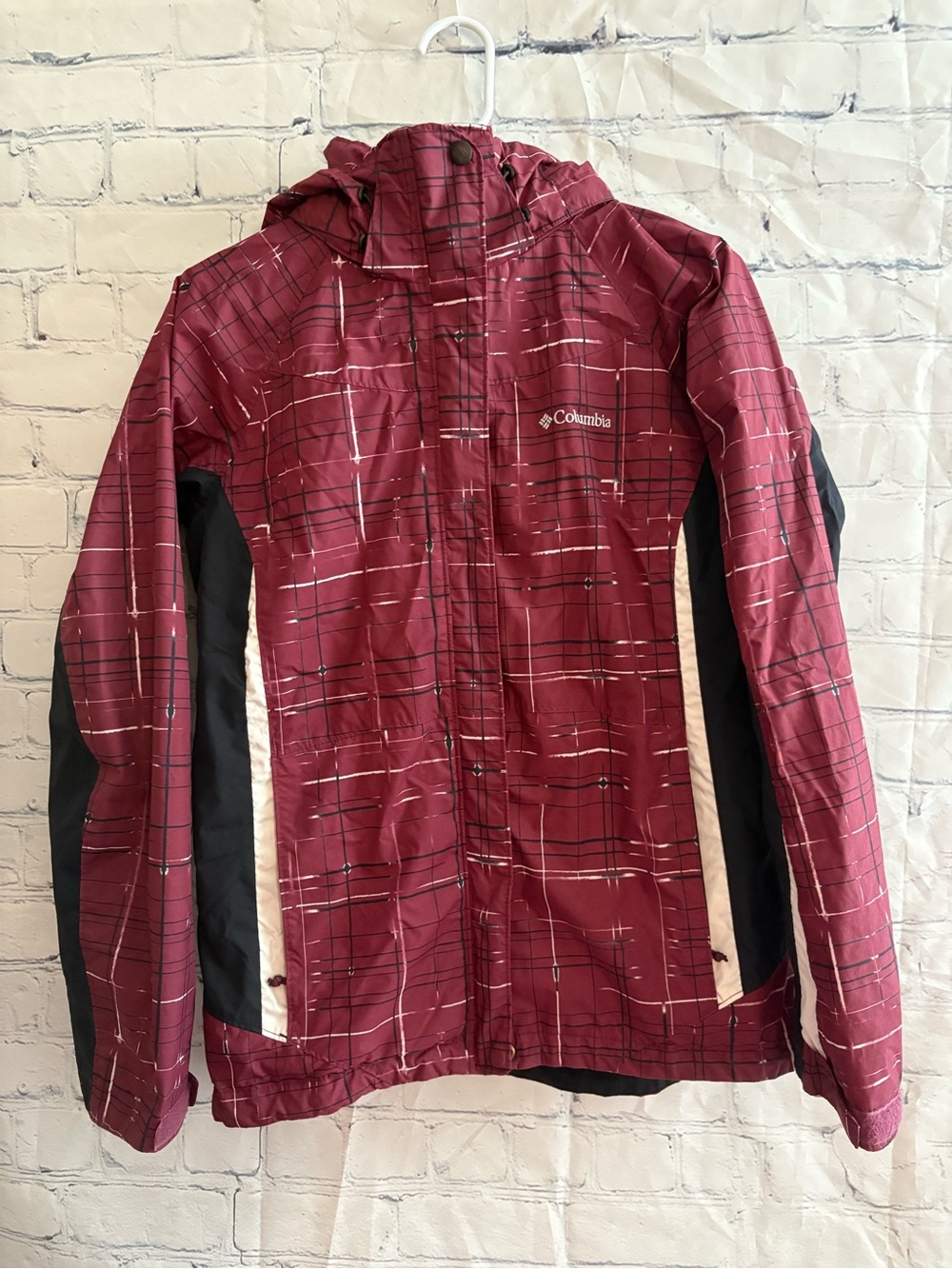 Columbia rain coat wine, black, white print size s